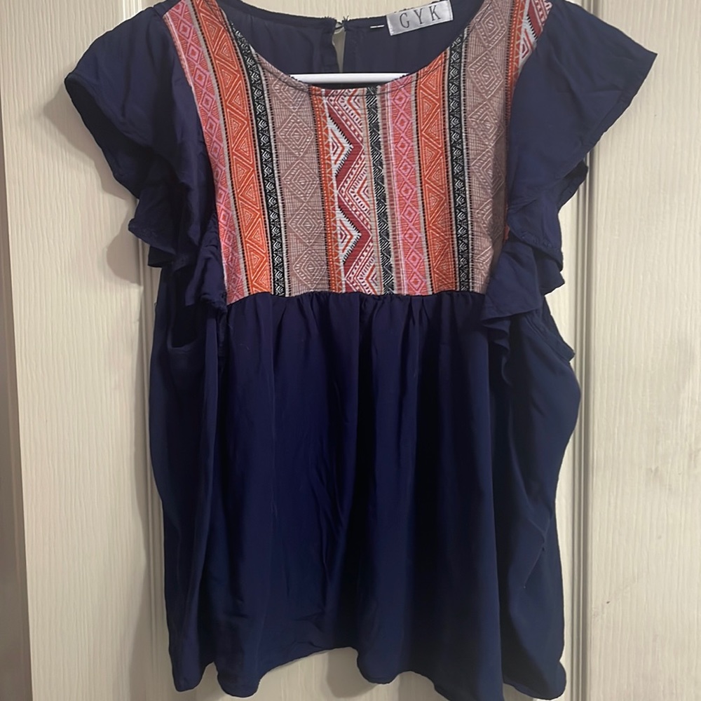 Embroidered shirt size M